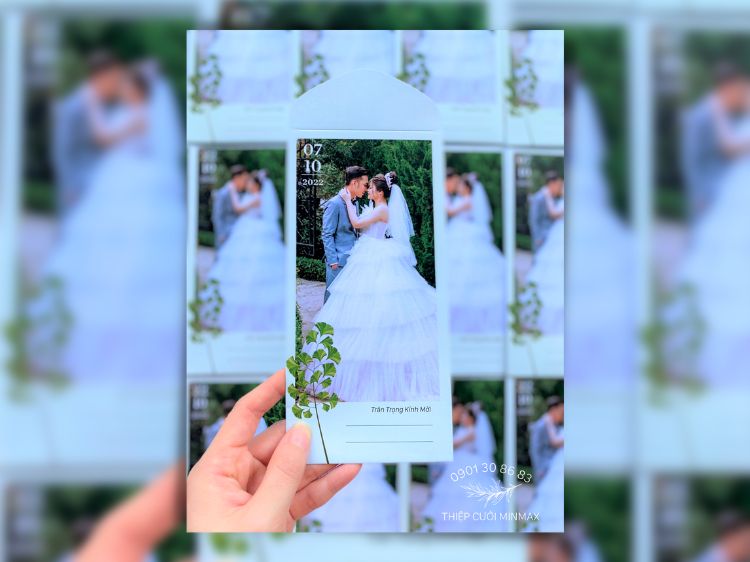 Mẫu thiệp in hình cưới của cô dâu, chú rể