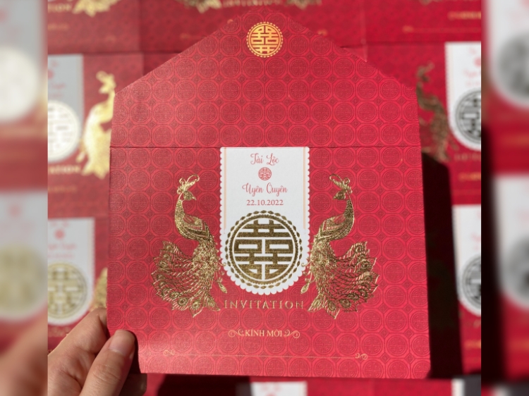 Mẫu thiết kế thiệp truyền thống màu đỏ thanh lịch