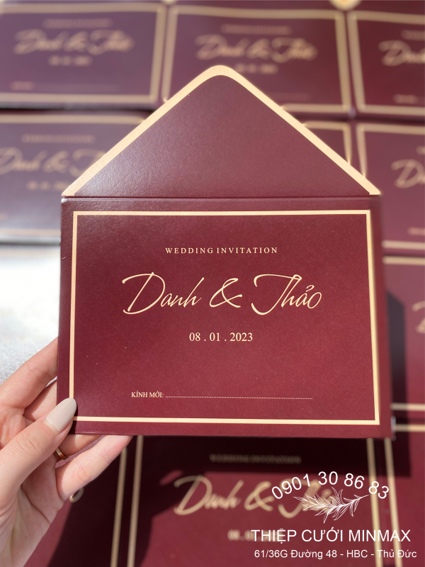 thiep-cuoi-mau-do-do-dep-hien-dai-gia-sieu-re-thu-duc