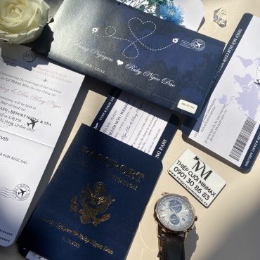 mau-thiep-cuoi-passport-mau-xanh-duong-dam-hien-dai-dep-doc-dao-gia-re-thu-duc