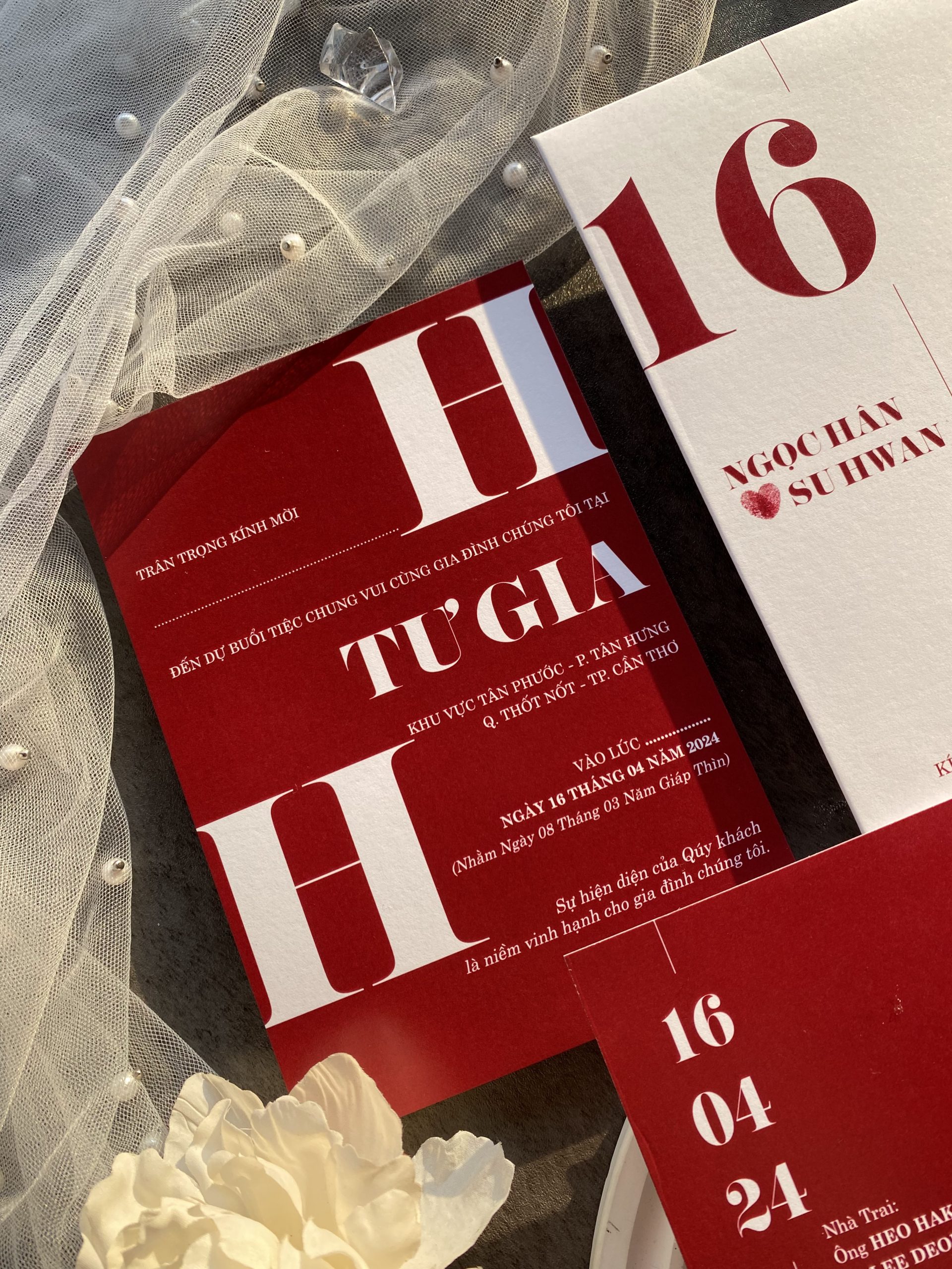 thiep-cuoi-tone-do-minimalist-don-gian-dep-sang-trong-gia-re-thu-duc-tp-hcm-4 thiep-cuoi-tone-do-minimalist-don-gian-dep-sang-trong-gia-re-thu-duc-tp-hcm
