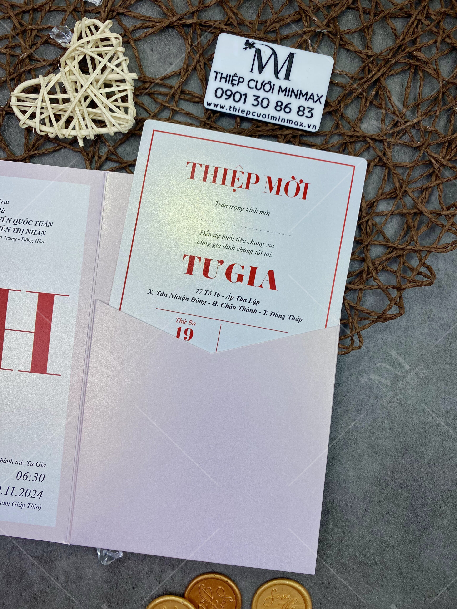 thiep-cuoi-gap-3-anh-nhu-dep-re