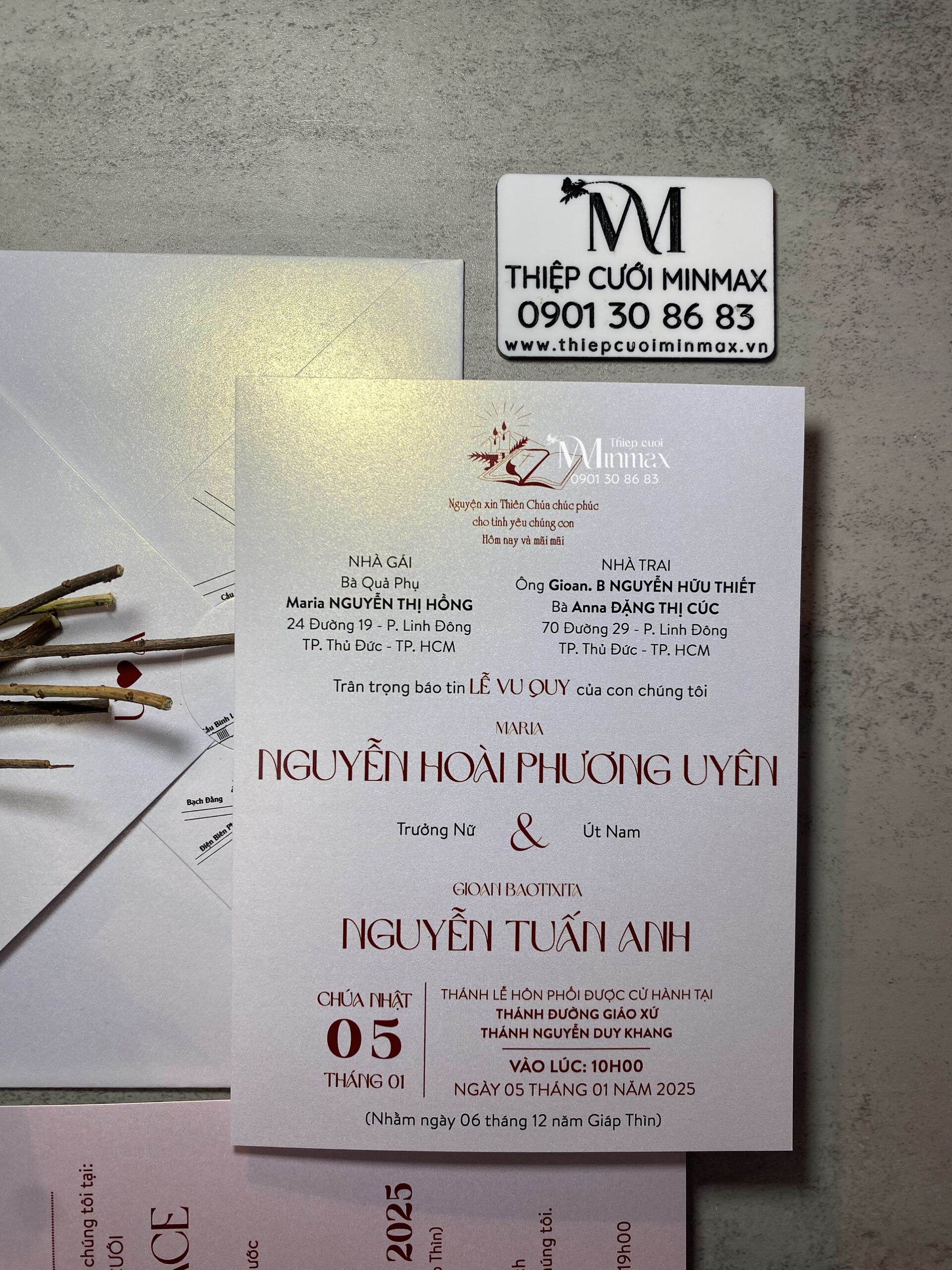 thiep-cuoi-minimalist-dep-gia-re-minmax