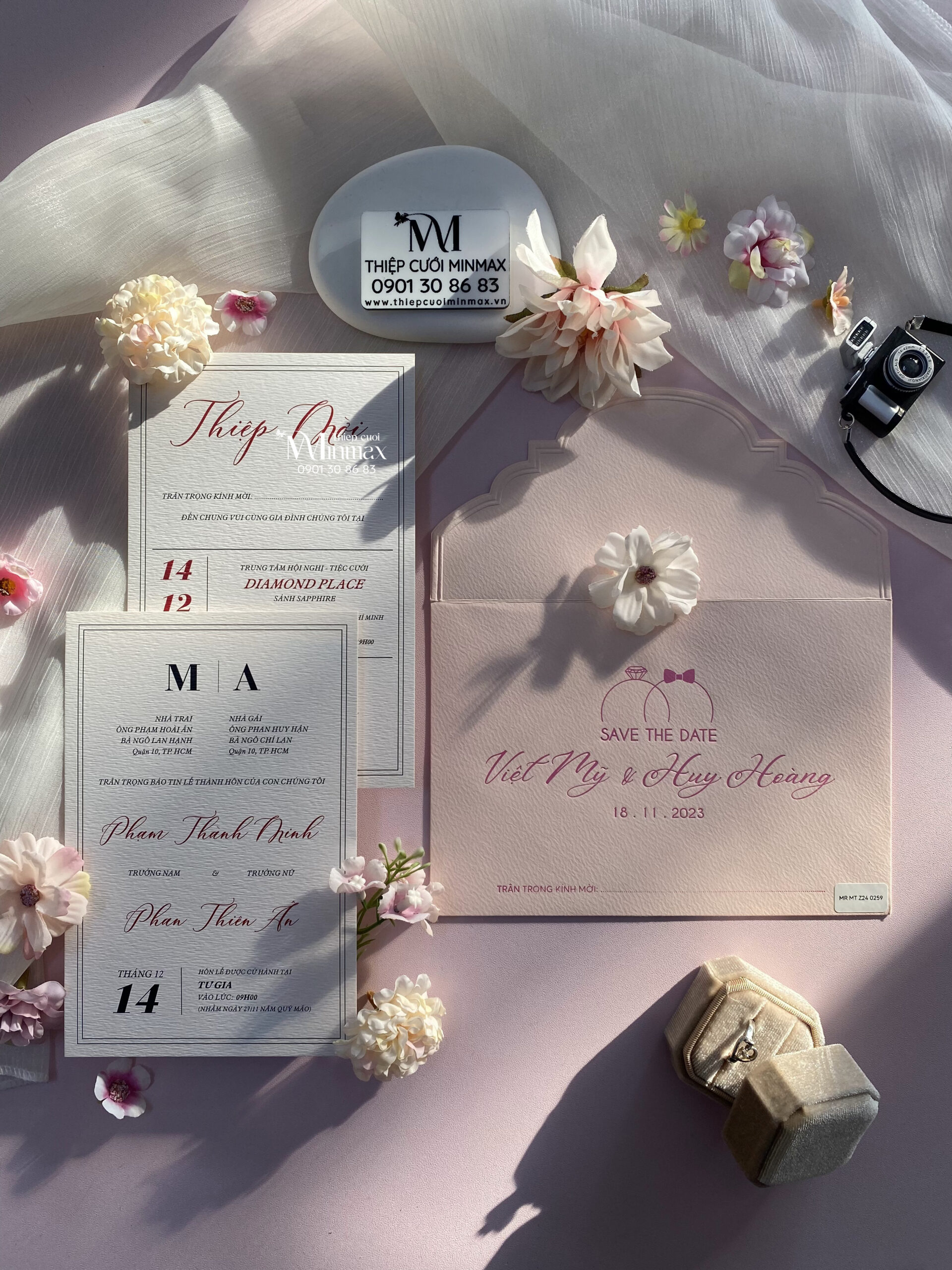 thiep-cuoi-mau-hong-pastel-minimalist-dep-gia-re-thu-duc