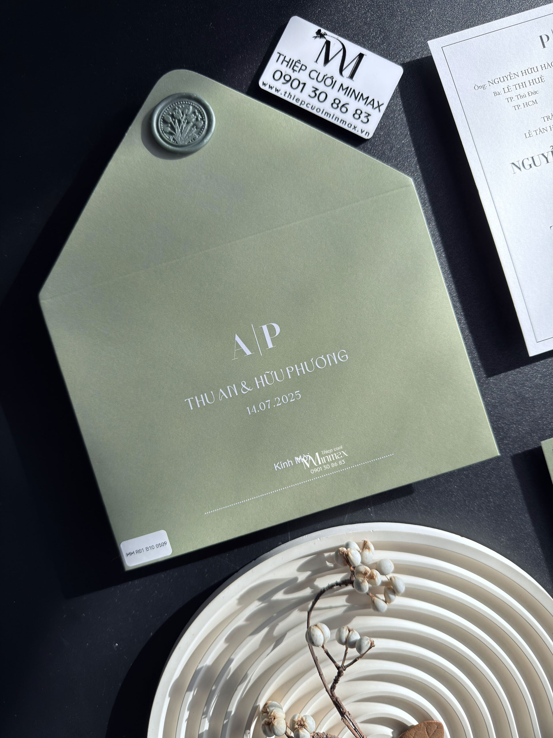 thiep-cuoi-xanh-matcha-minimalist-dep-gia-re-thu-duc